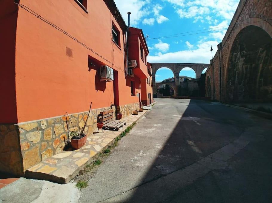 La Buhardilla. Aparcamiento Exterior Privado Teruel Exterior foto