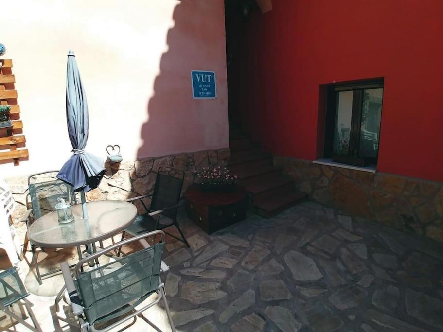 La Buhardilla. Aparcamiento Exterior Privado Teruel Exterior foto