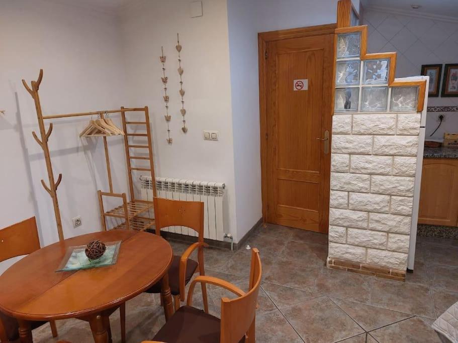 La Buhardilla. Aparcamiento Exterior Privado Teruel Exterior foto